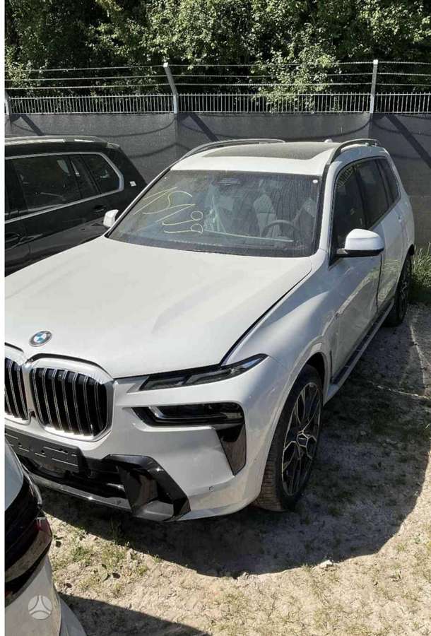 BMW X7 kėbulo dalys