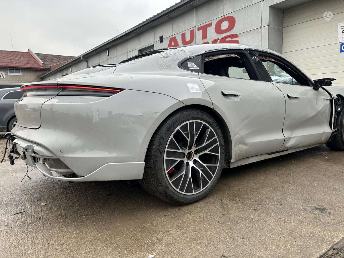 Porsche Taycan