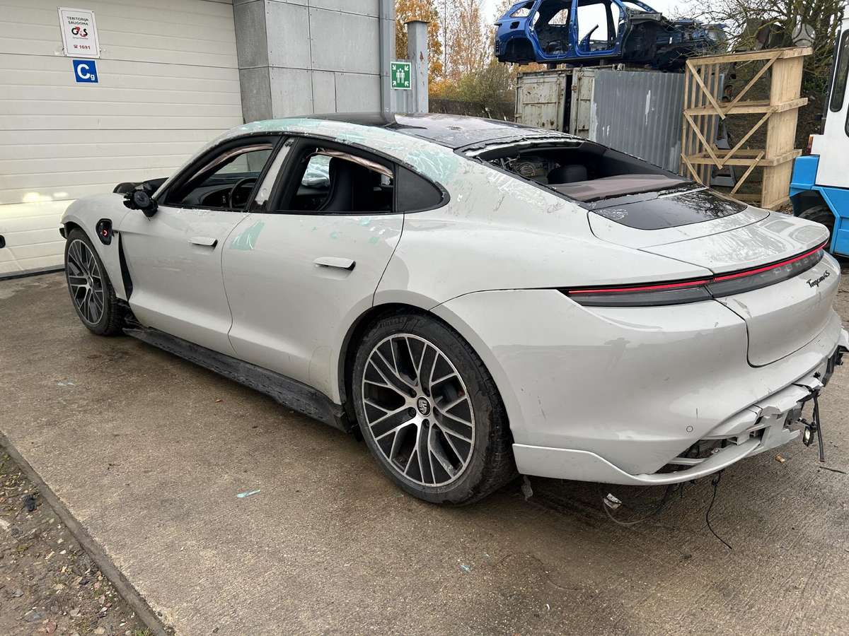 Porsche Taycan