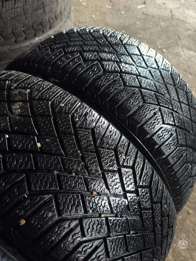 Continental, всесезонные 215/55 R17