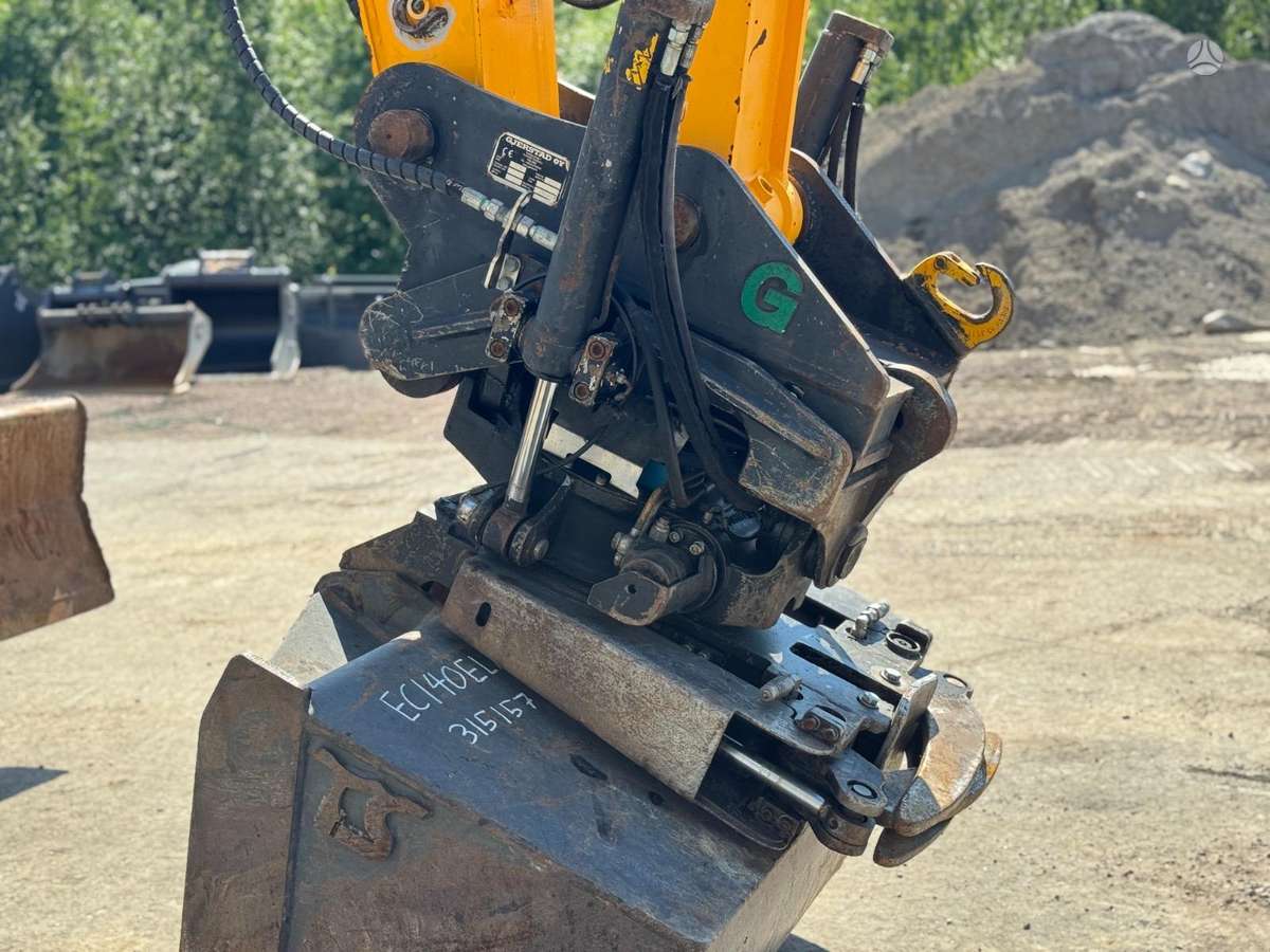JCB 175, excavator