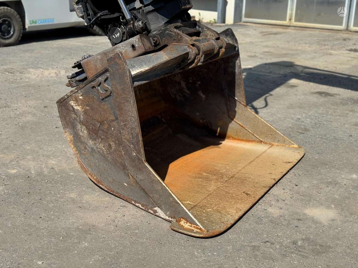 JCB 175, excavator