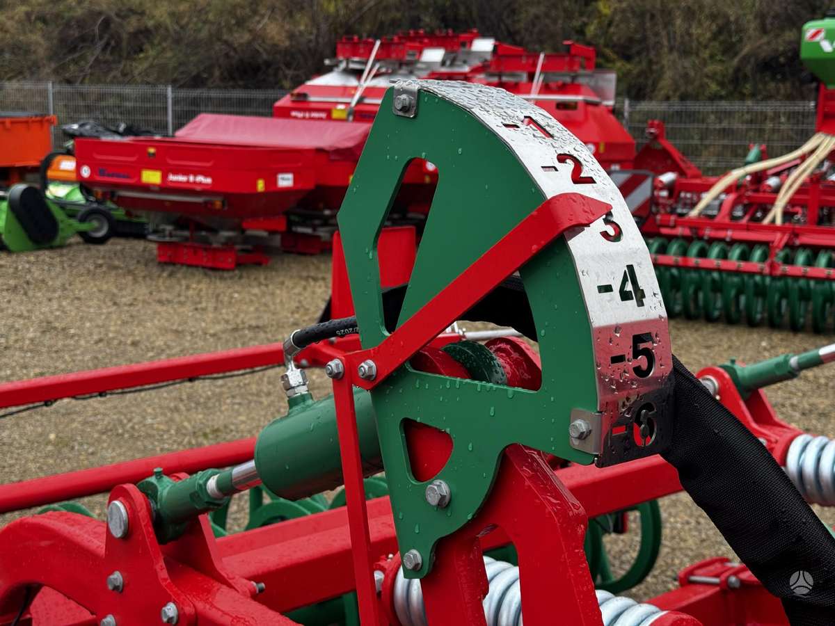 AGRO-MASZ Runner X3, scrapers, scrubbers