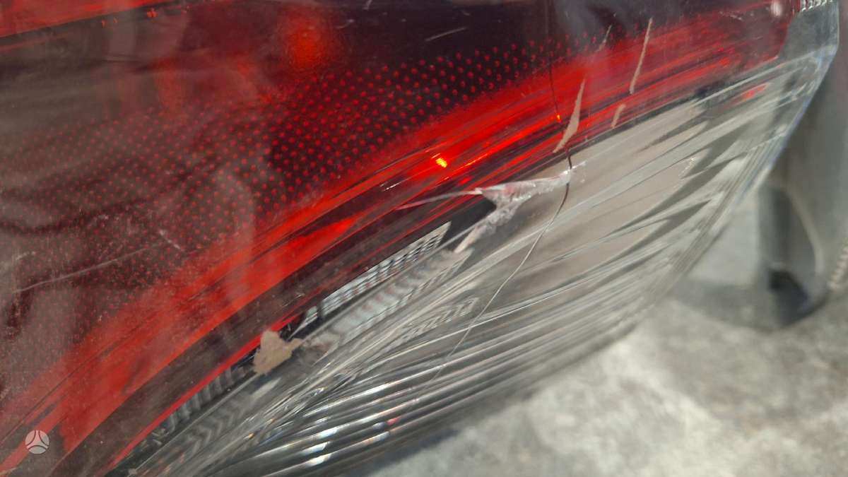 Toyota Sienna žibintai