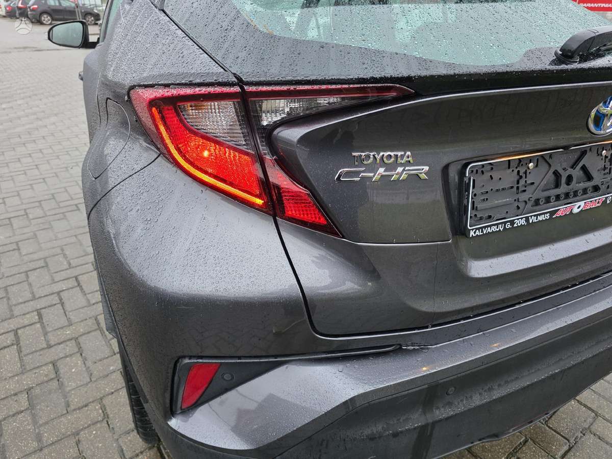 Toyota C-HR - 8