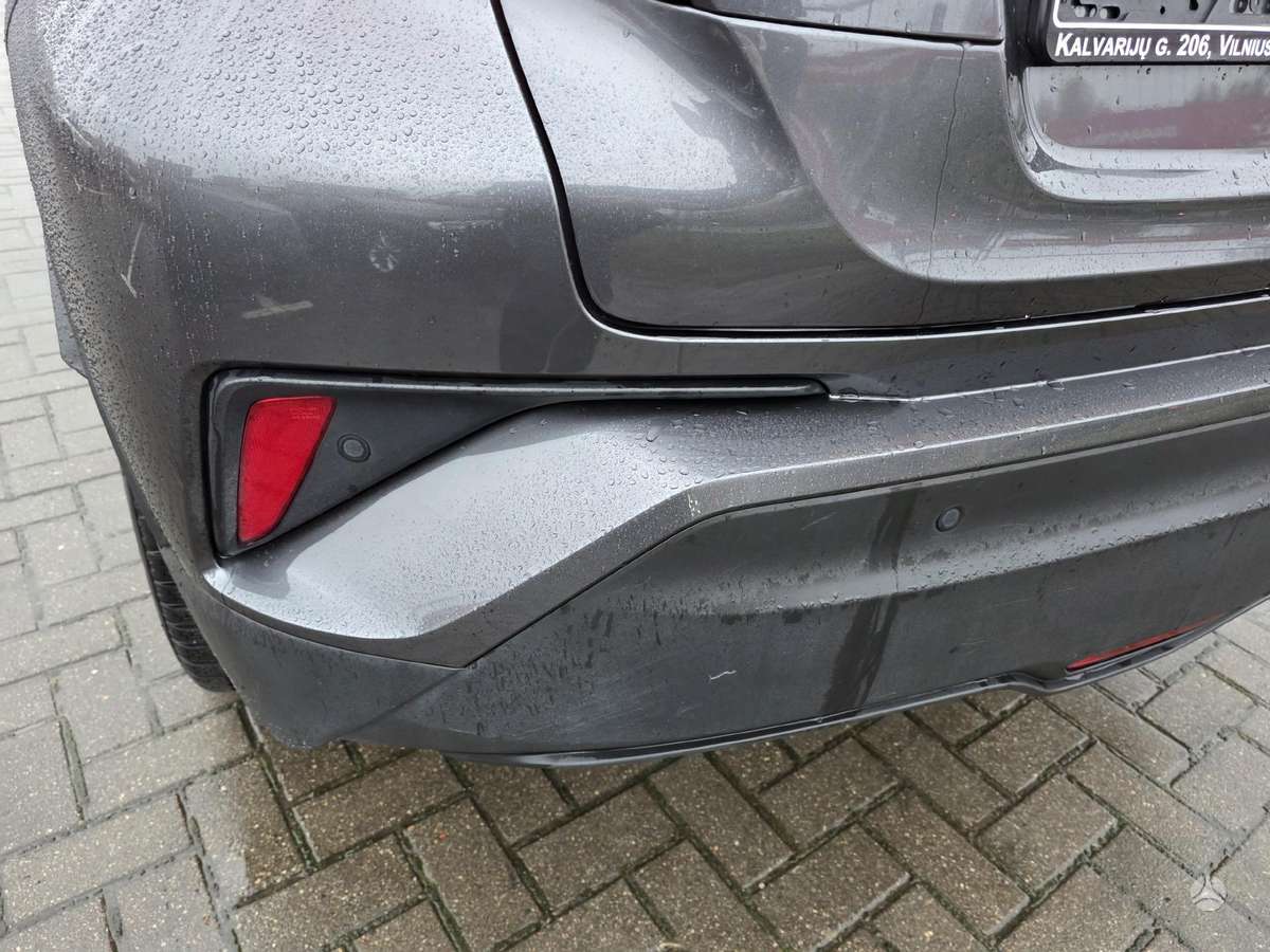 Toyota C-HR - 9