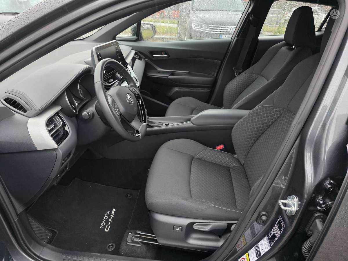 Toyota C-HR - 12