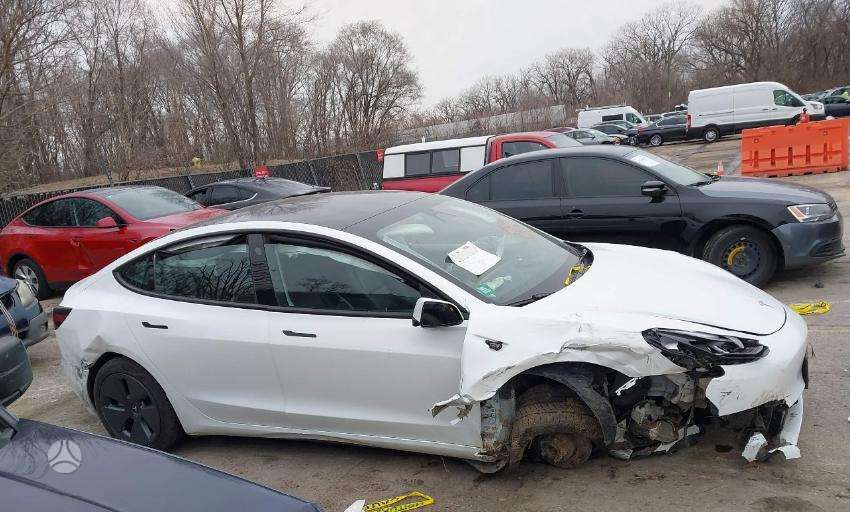 Tesla Model 3, 60 kWh, hatchback