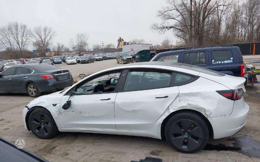 Tesla Model 3, 60 kWh, hatchback