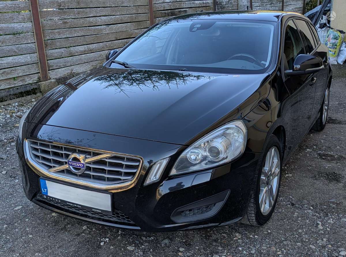 Volvo V60, 2.4 l., universalas