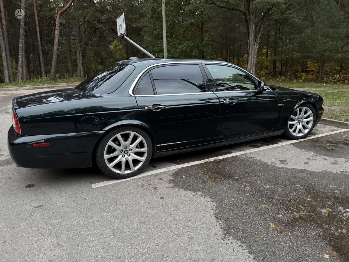 Jaguar XJ, 4.2 l., Седан