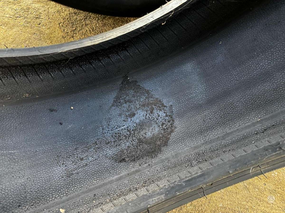 Pirelli PZERO, summer 275/40 R19