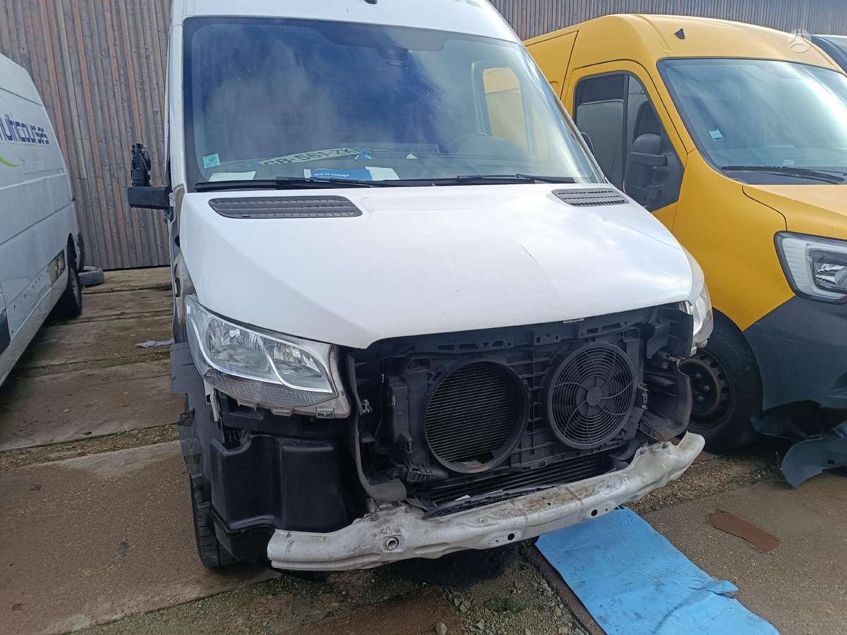 Mercedes-Benz Sprinter, cargo vans