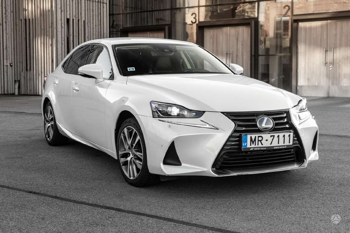 Lexus IS 300h, 2.5 l., Седан