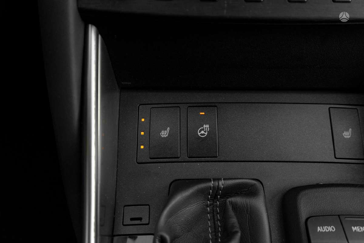 Lexus IS 300h, 2.5 l., Седан