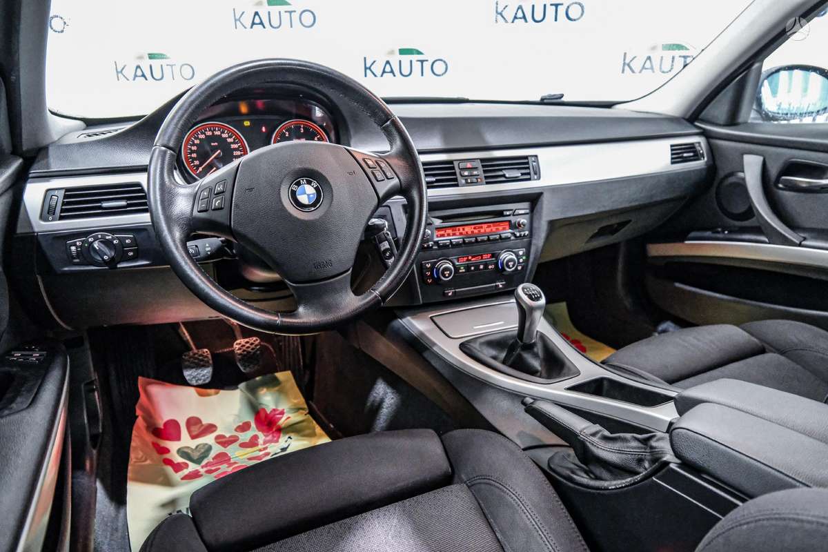 BMW 330, 3.0 l., universalas