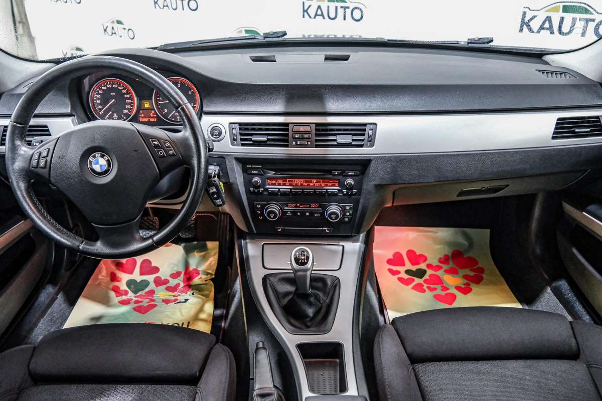 BMW 330, 3.0 l., universalas