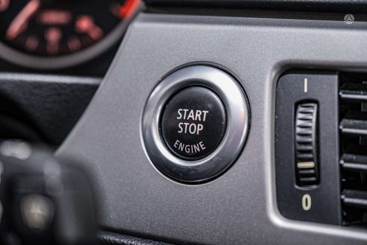 BMW 330, 3.0 l., universalas