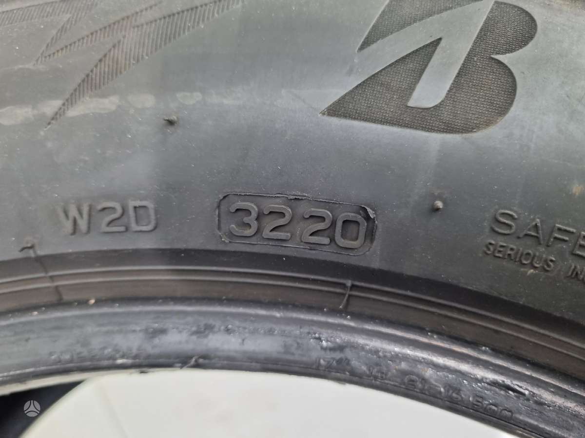 Bridgestone 5-6mm, winter 225/55 R17