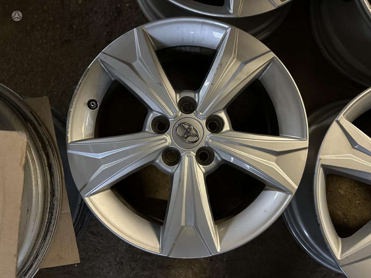 Toyota, lengvojo lydinio, R17