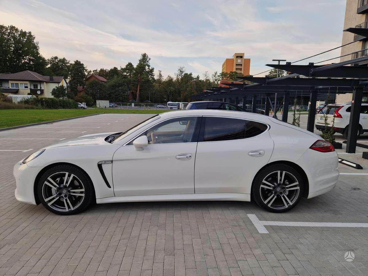 Porsche Panamera - 5