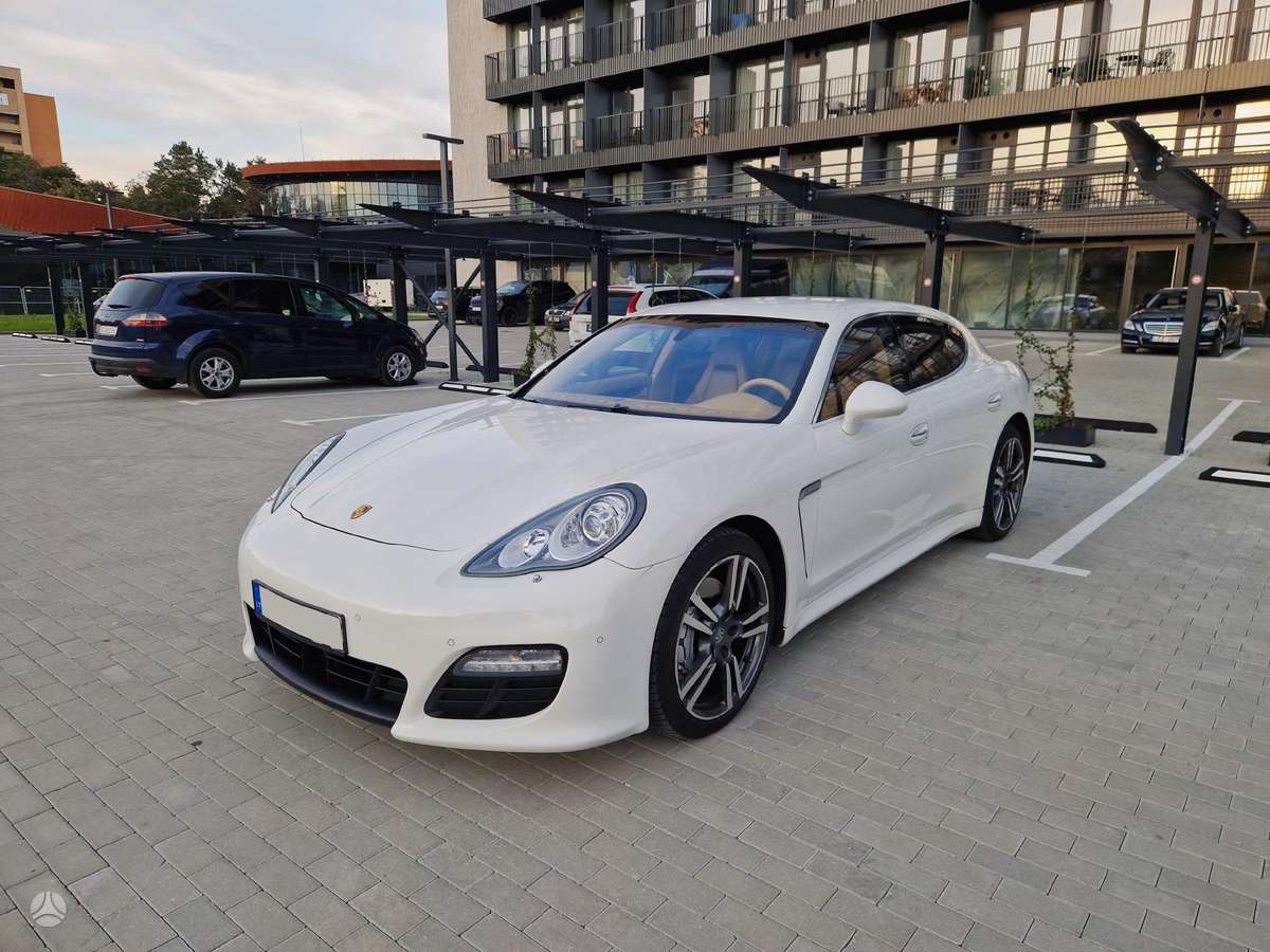 Porsche Panamera - 6