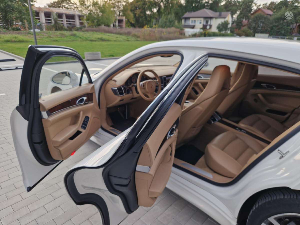 Porsche Panamera - 9