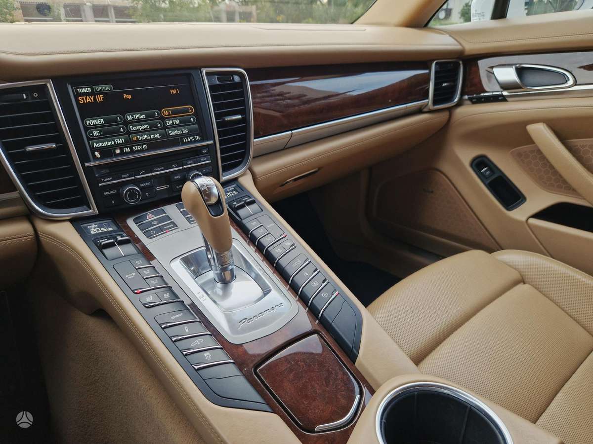 Porsche Panamera - 10