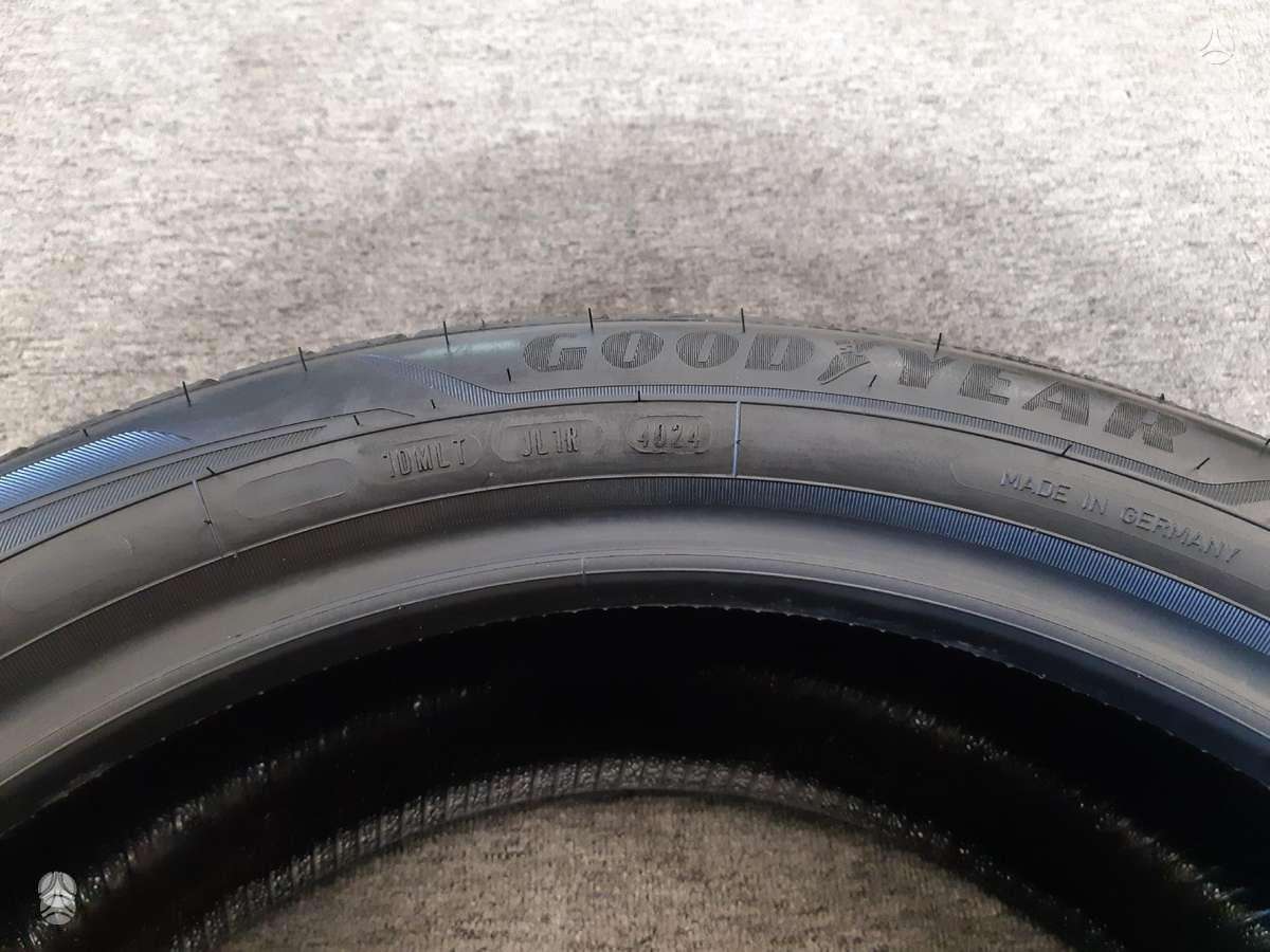 Goodyear 2024m 95% Performance+, winter 215/50 R19