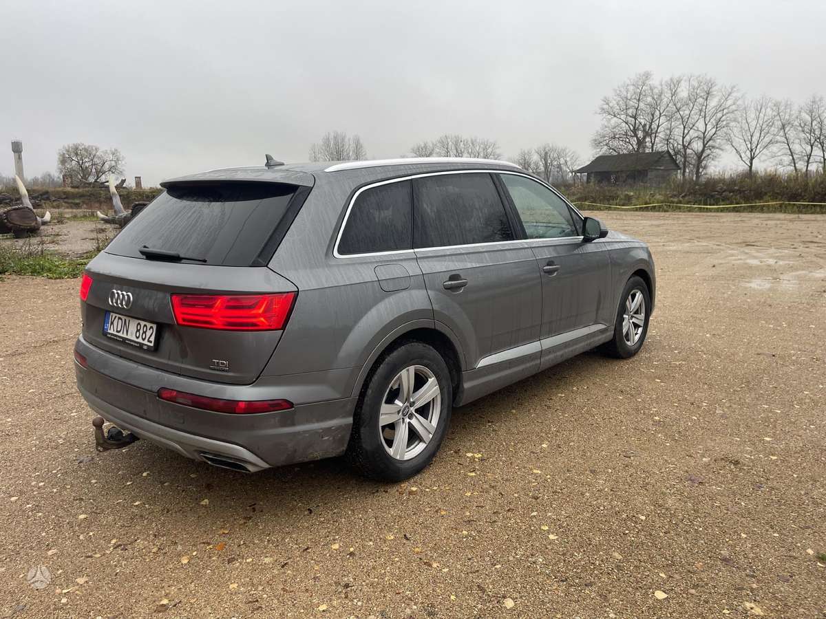 Audi Q7, 3.0 l., off-road / crossover