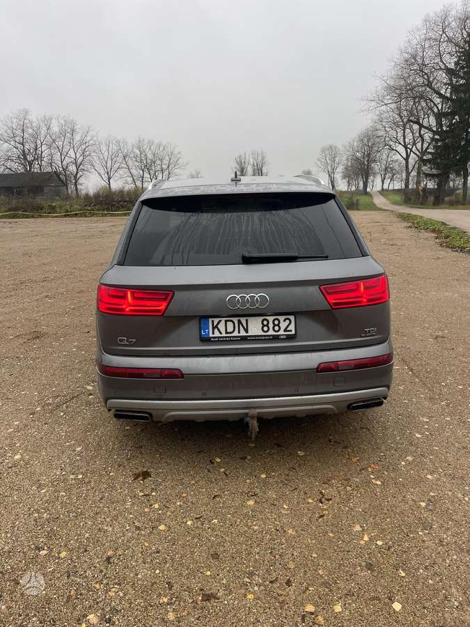 Audi Q7, 3.0 l., off-road / crossover