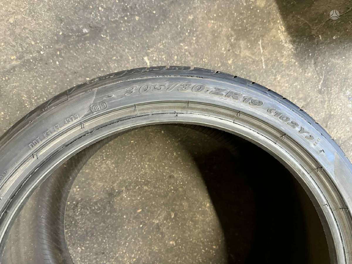 Pirelli P Zero, vasaras 305/30 R19