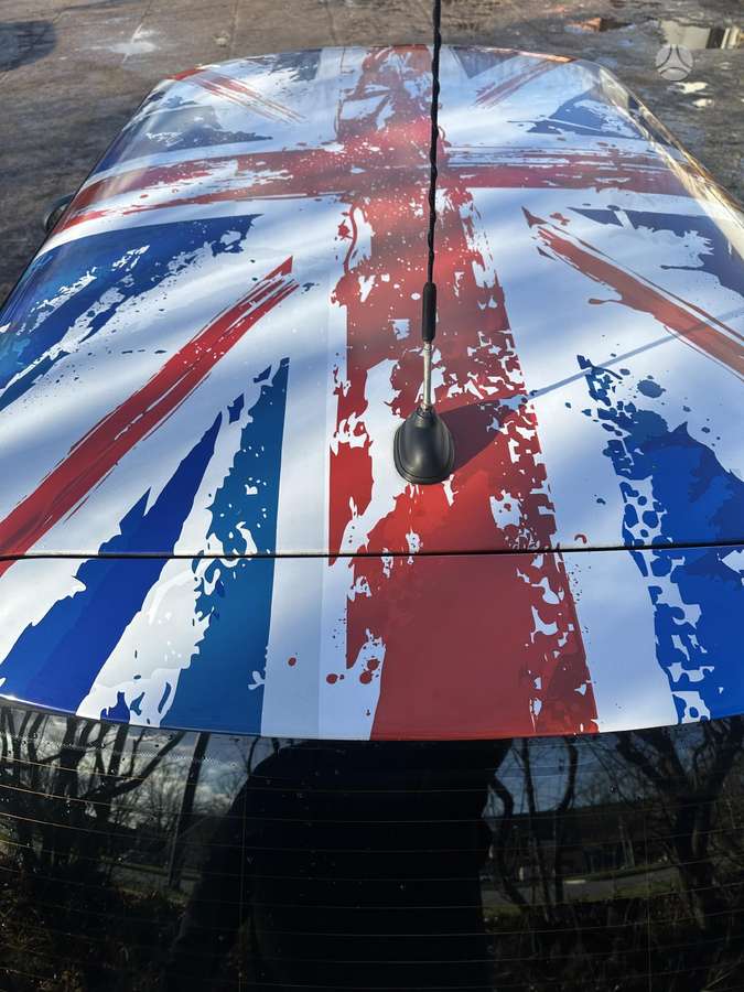 Mini Cooper, 1.6 l., hatchback