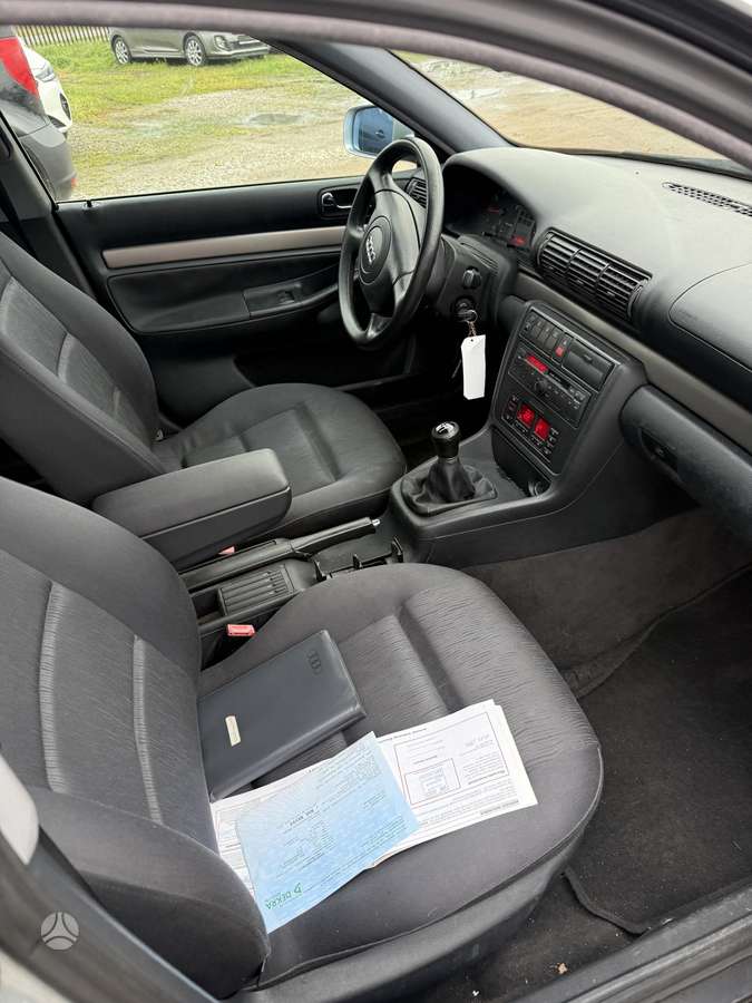 Audi A4, 1.6 l., Седан