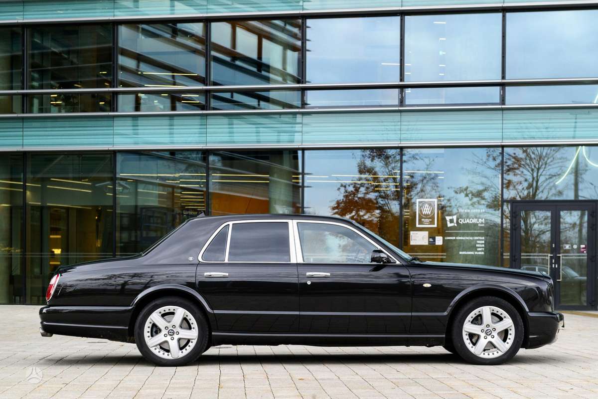 Bentley Arnage, 6.8 l., Седан