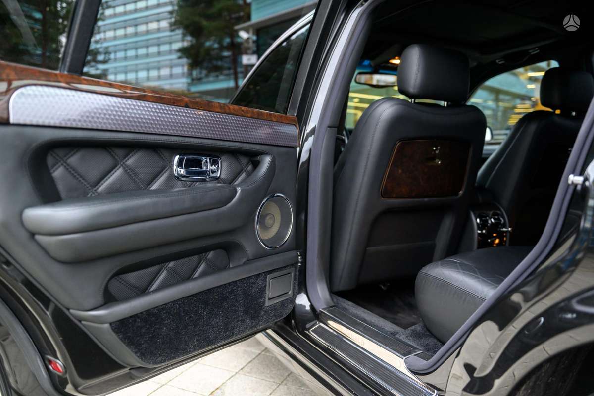 Bentley Arnage, 6.8 l., Седан