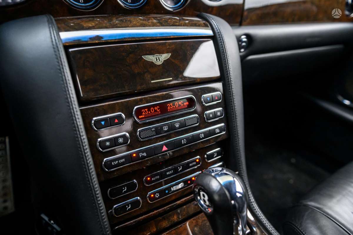 Bentley Arnage, 6.8 l., Седан