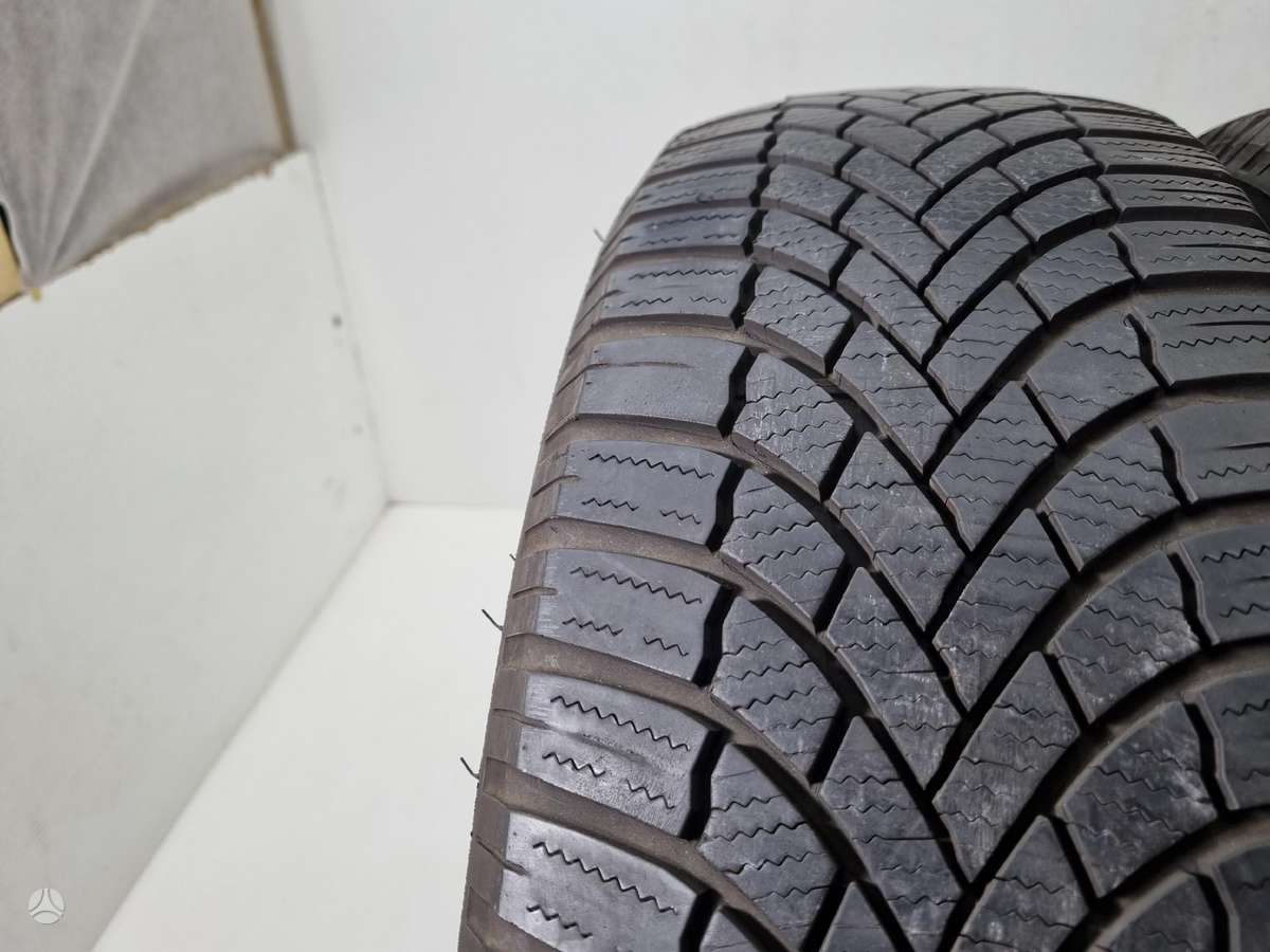 Bridgestone 6mm, 2022m, winter 215/65 R17