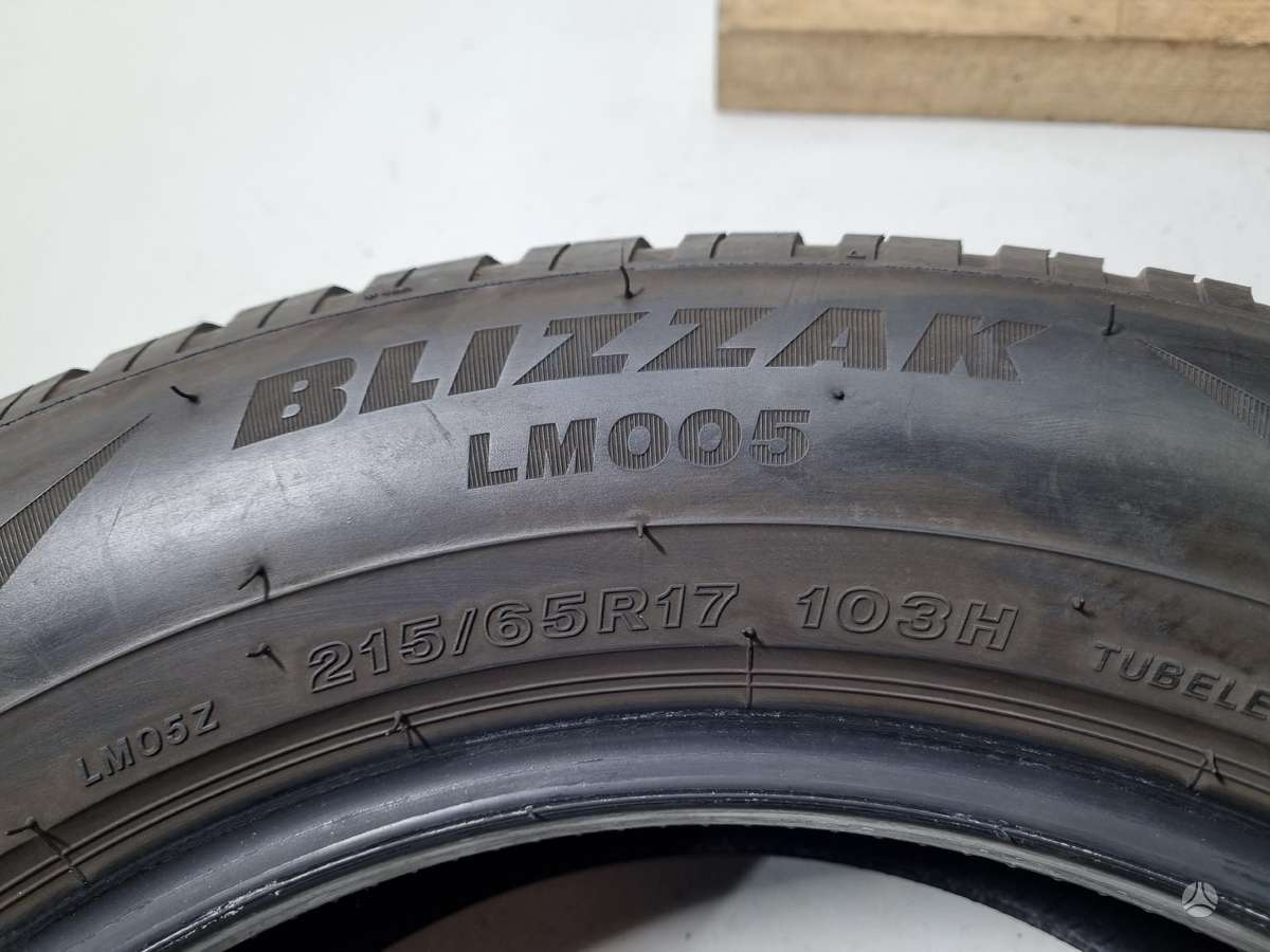 Bridgestone 6mm, 2022m, winter 215/65 R17
