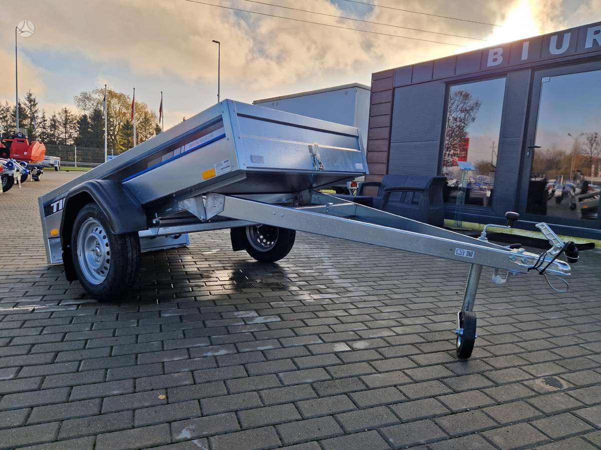 Tiki Treiler CM200-R, passenger car trailers