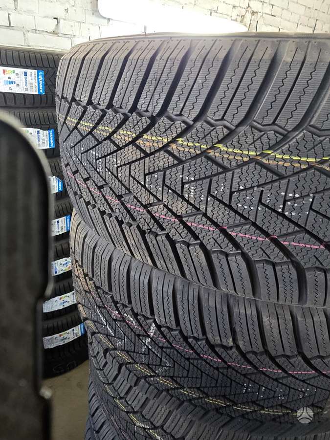 Rockblade 1, winter 245/40 R17