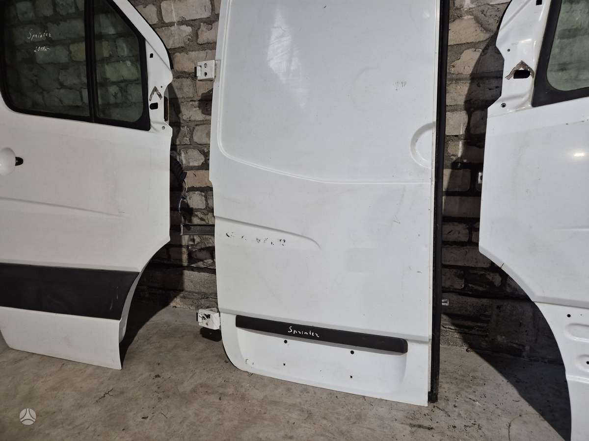 Mercedes-Benz Sprinter, cargo vans