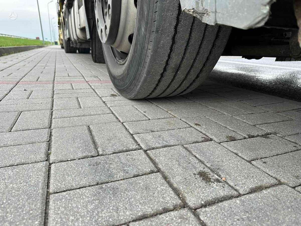 Iveco Straliz, auto transporters