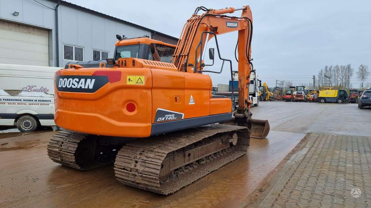 Doosan DX 140 LC-3 Bog Master, экскаваторы
