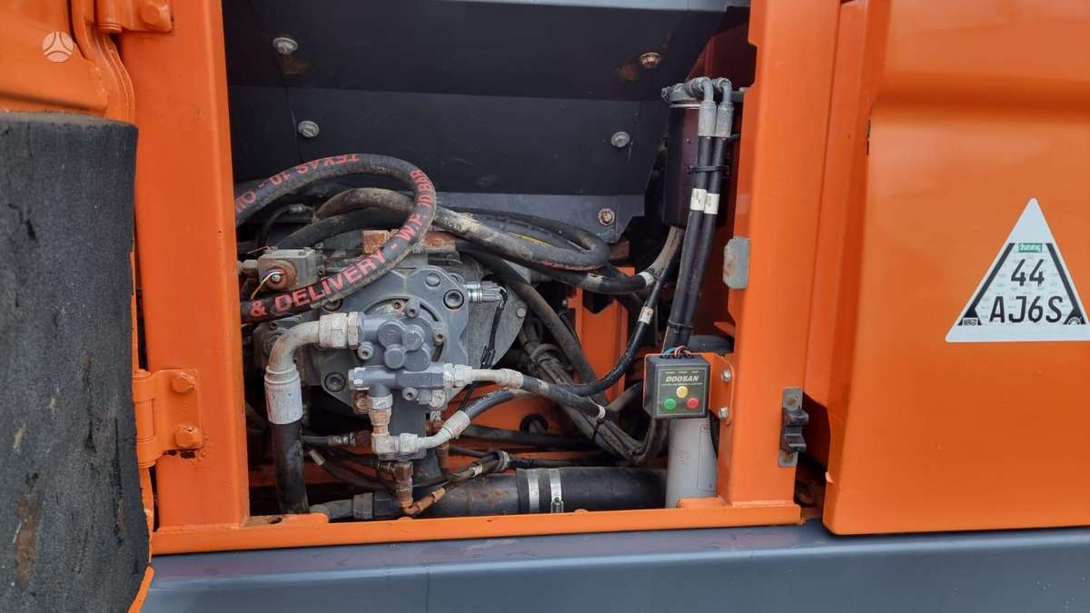 Doosan DX 140 LC-3 Bog Master, экскаваторы