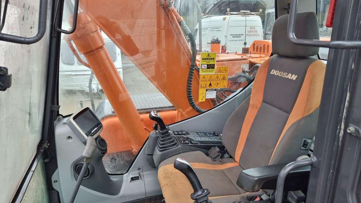 Doosan DX 140 LC-3 Bog Master, экскаваторы