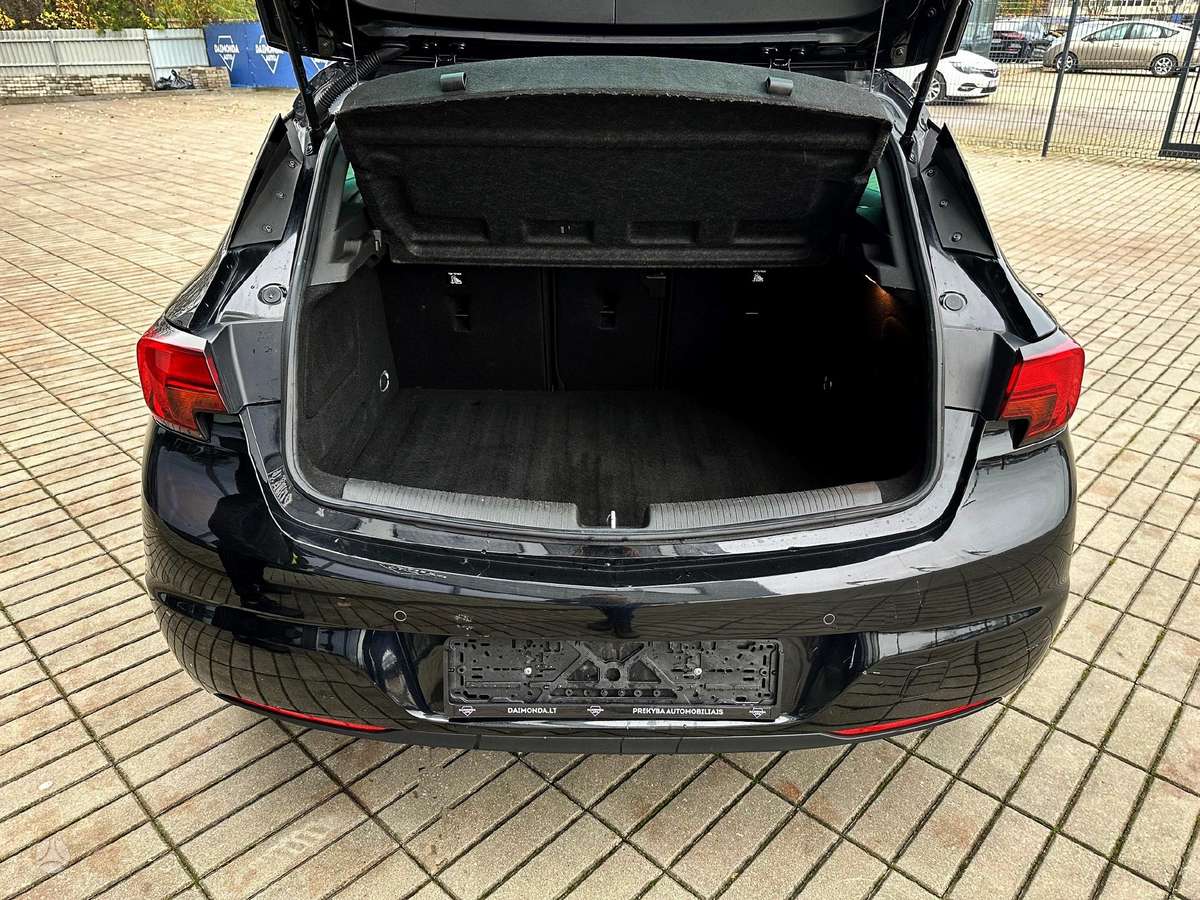 Opel Astra, 1.2 l., hatchback