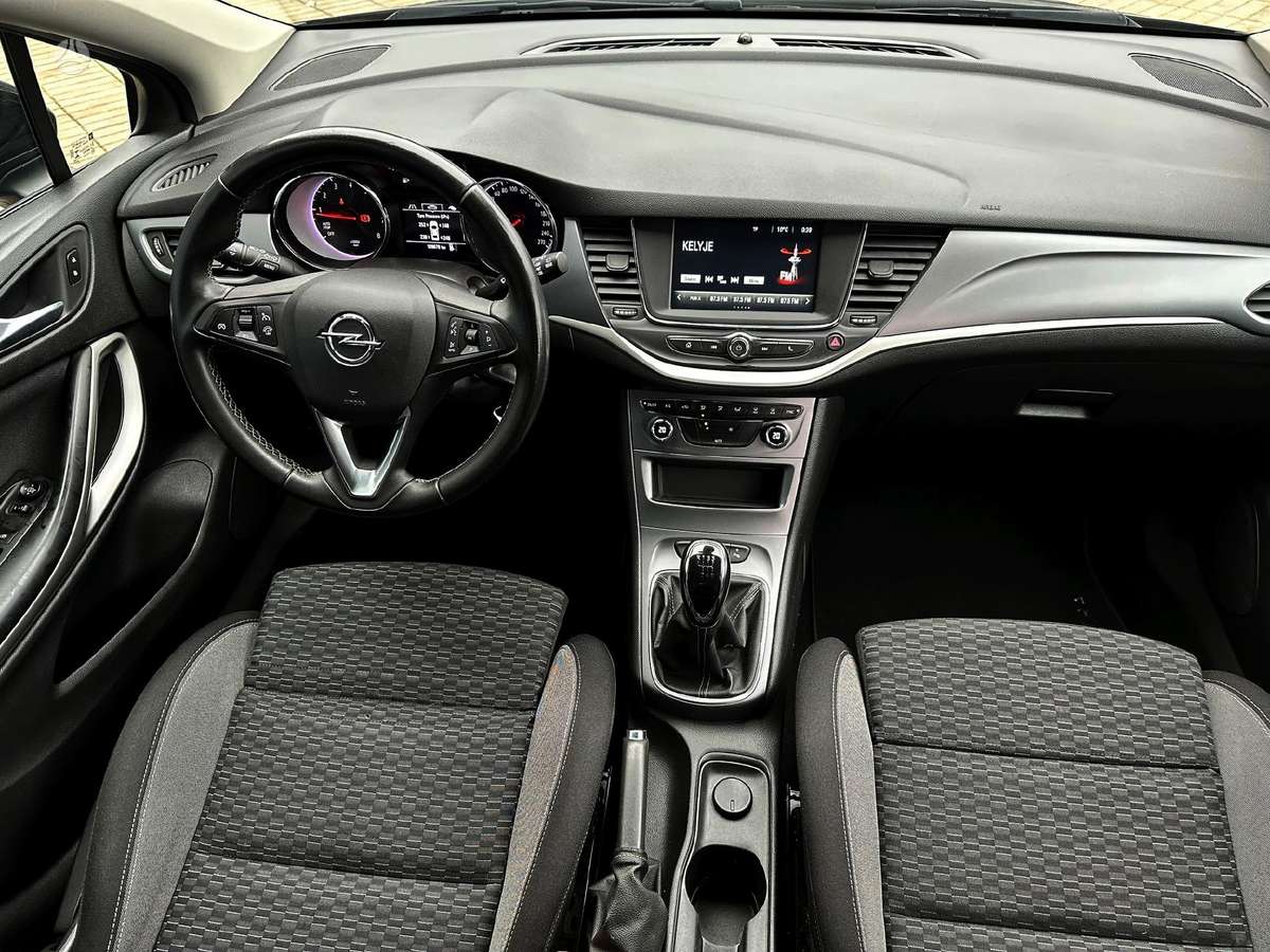 Opel Astra, 1.2 l., Хэтчбек