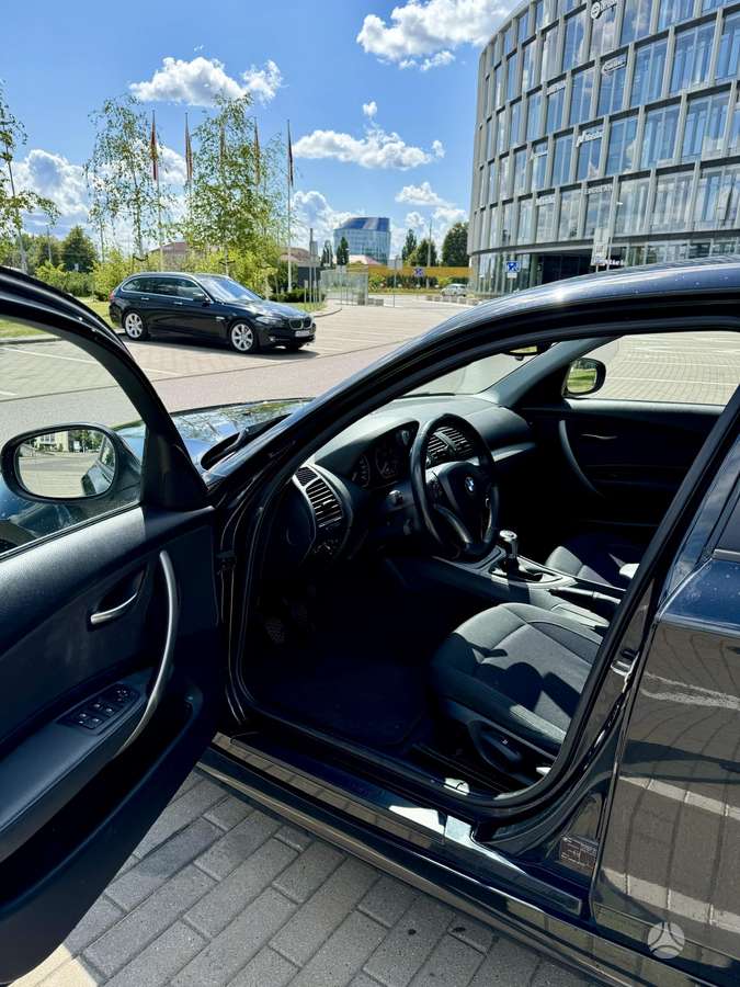 BMW 120, 2.0 l., hatchback