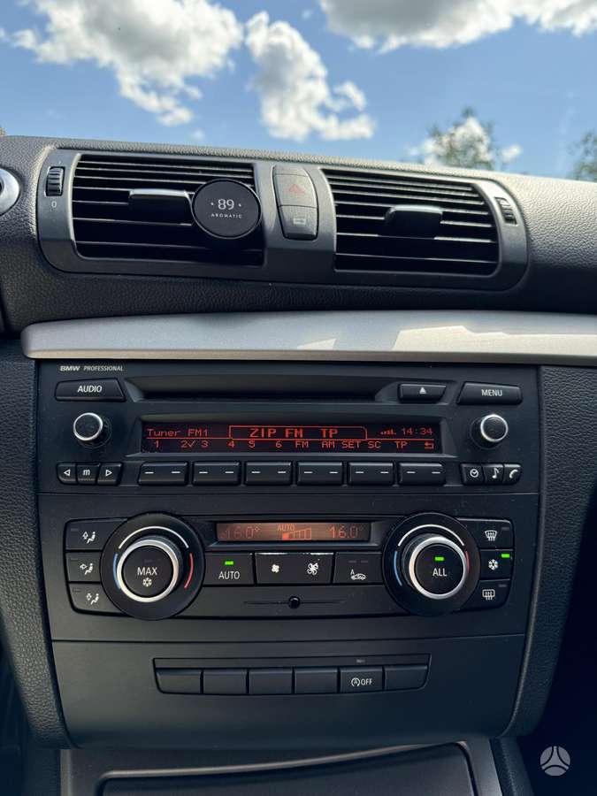 BMW 120, 2.0 l., hatchback